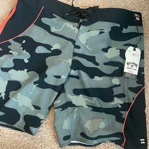 Billabong Men’s Surf shorts size 36